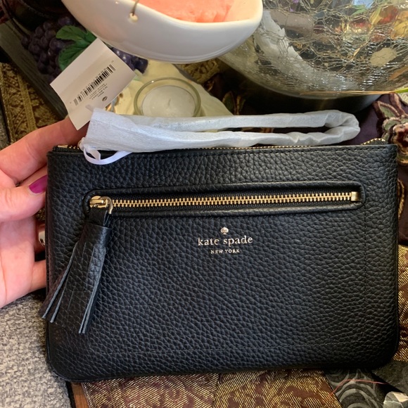 kate spade Handbags - Authentic Kate Spade leather large zip wristlet 🌹